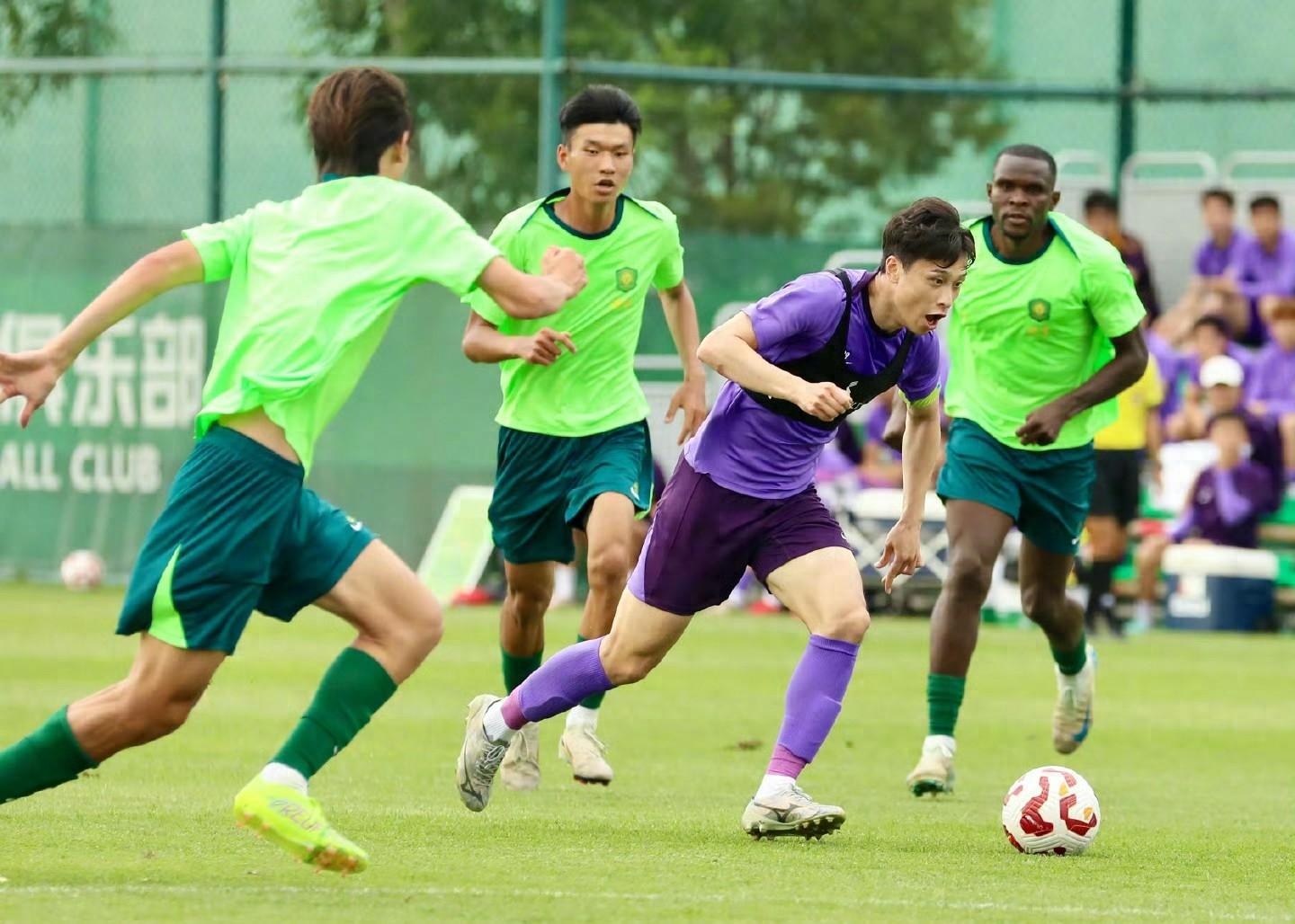 开元棋牌-包含冲刺阶段突围战来临，武汉三镇围绕中超手感冰凉，更衣室稳定，赛程密集仍需轮换的词条