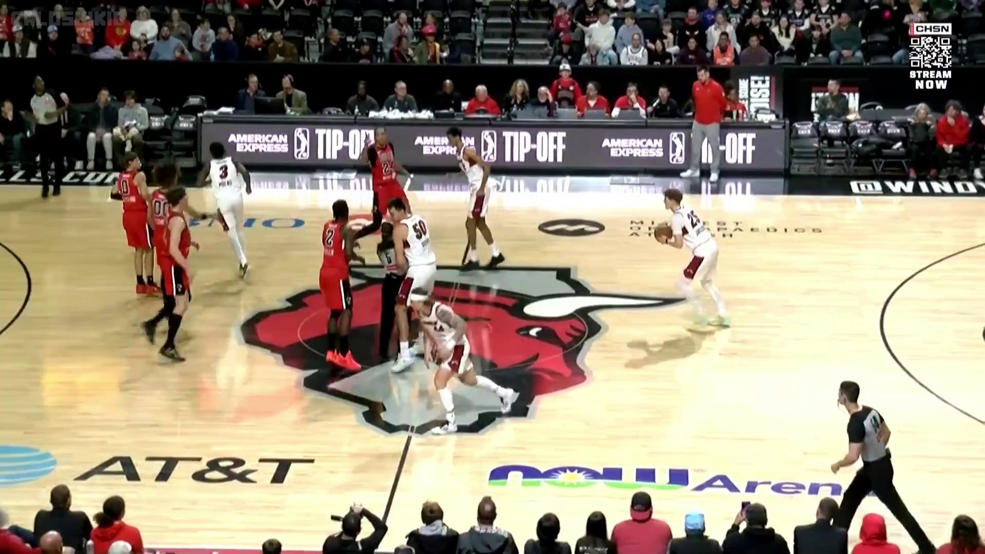 开元app-包含清晨突围战来临，芝加哥公牛围绕NBA季后赛外线爆发，悬念犹存，更衣室氛围转暖的词条