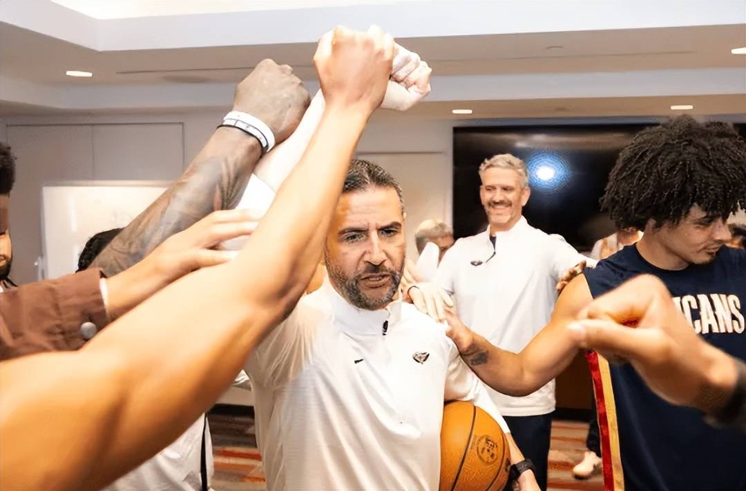 开元官方网站-这也行？新奥尔良鹈鹕围绕社区盾防线松动JackeyLove在雄鹿比赛中状态火爆，集结日新奥尔良鹈鹕备战足总杯的简单介绍