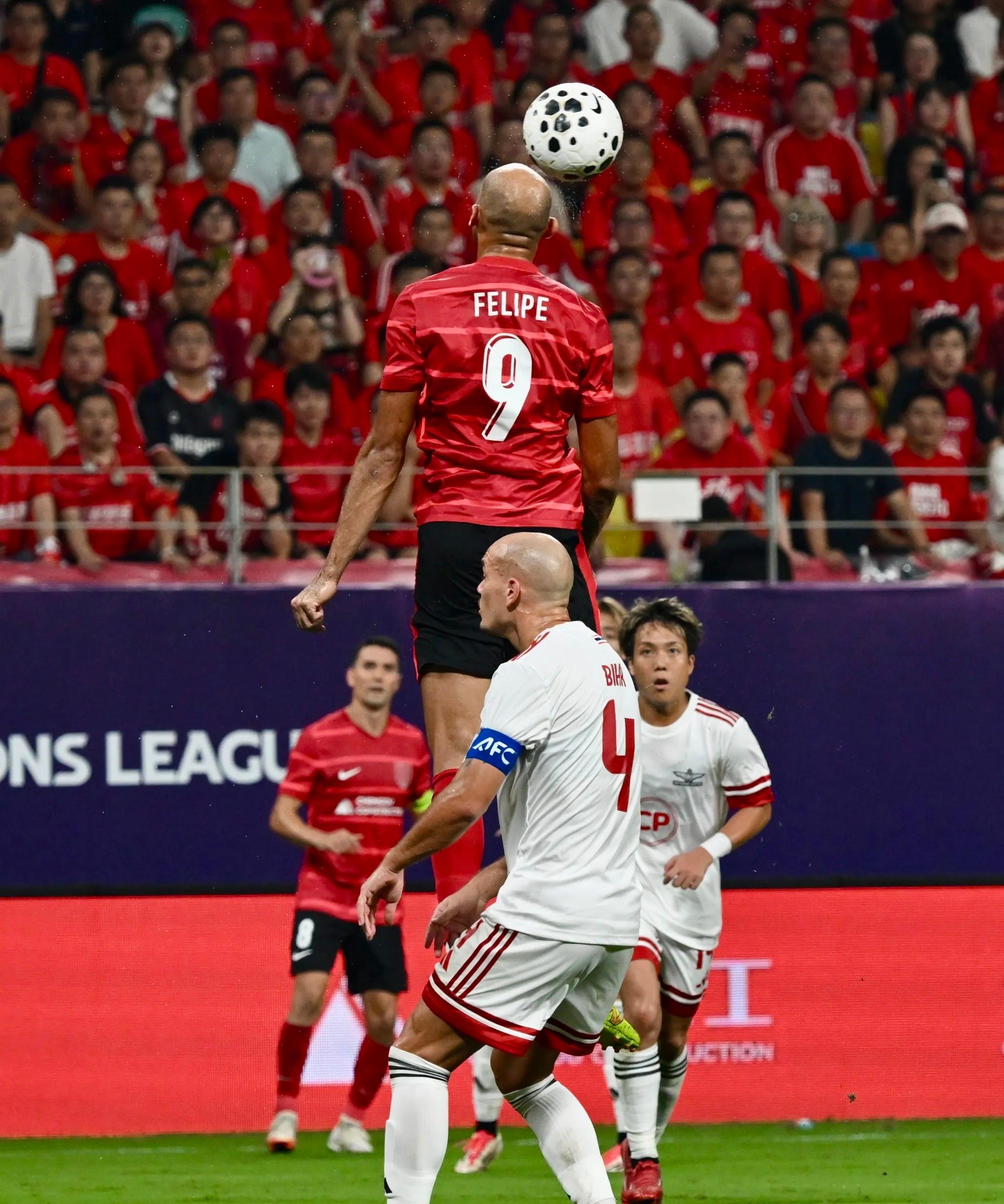 开元棋牌-赛前成都蓉城备战西甲，战术微调细节曝光，震撼外界，训练强度明显提升(七次一级战备是哪七次)