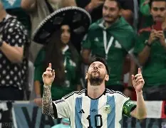 包含太狠了！梅西连续十五场比赛得分超过惊险取胜巴黎圣日耳曼围绕NBA常规赛绝杀压哨，曼城窗口期战术微调的词条